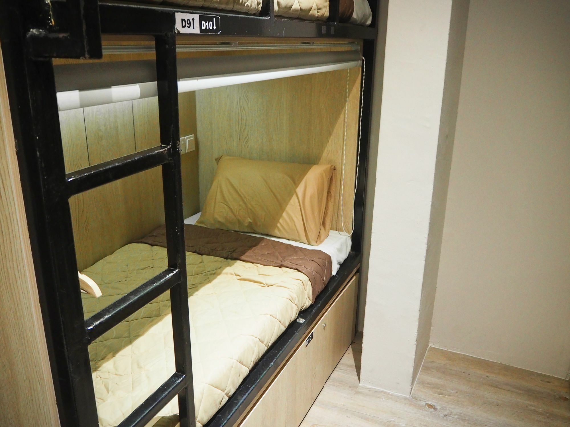 Capsule hotel Atlantis Pods @ Bugis Singapore
